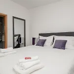 3 Bedroom Awesome In Διαμέρισμα