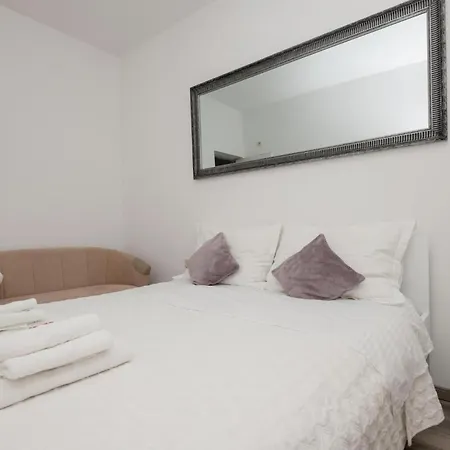 3 Bedroom Awesome In *