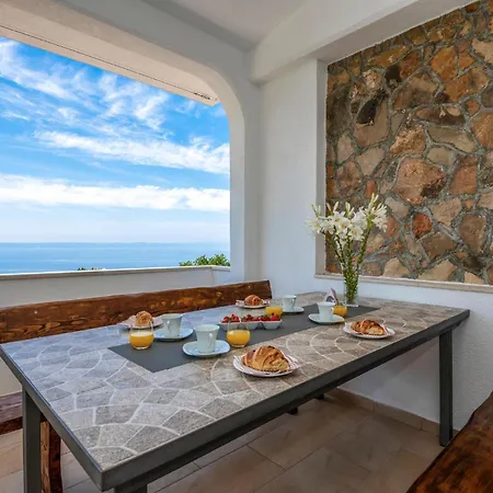 3 Bedroom Awesome In Gacko