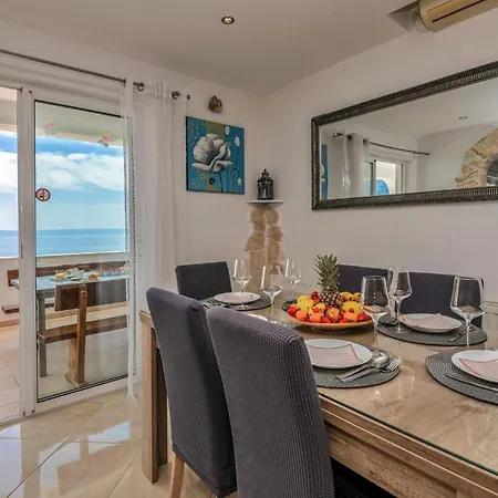 3 Bedroom Awesome In