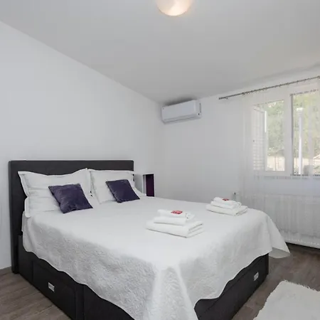 3 Bedroom Awesome In Gacko