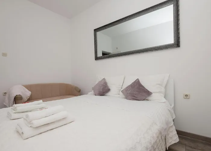 3 Bedroom Awesome In *