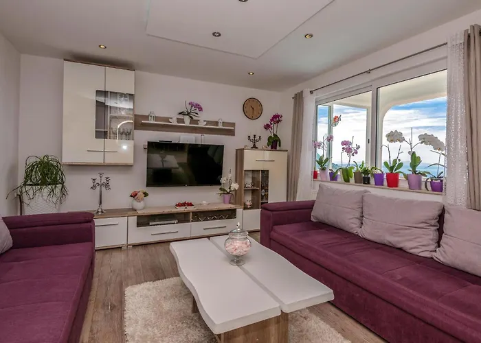 3 Bedroom Awesome In * ماكارسكا