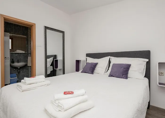 3 Bedroom Awesome In شقة