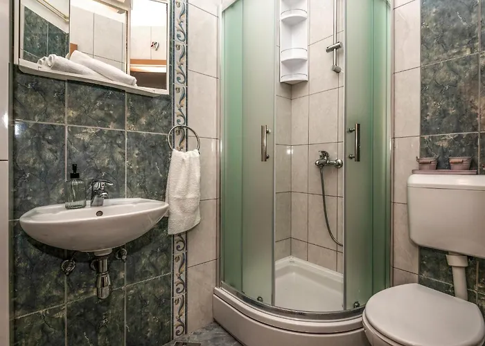 3 Bedroom Awesome In شقة ماكارسكا