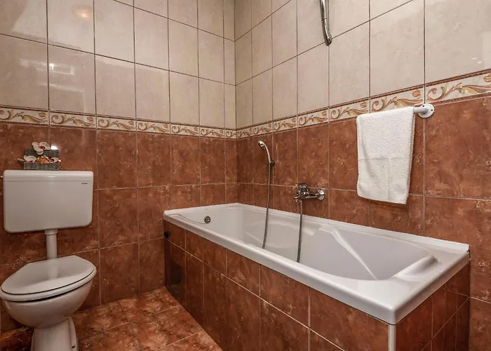 3 Bedroom Awesome In * ماكارسكا