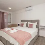 Lejlighed 3 Bedroom Awesome In *